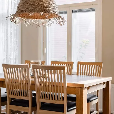 Large In A 19th-century Wooden House In The Center Of Lägenhet *